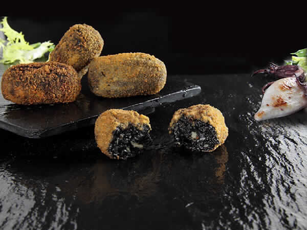 Croqueta casera de Chipirón en su tinta Croqueta casera de Chipirón en su tinta